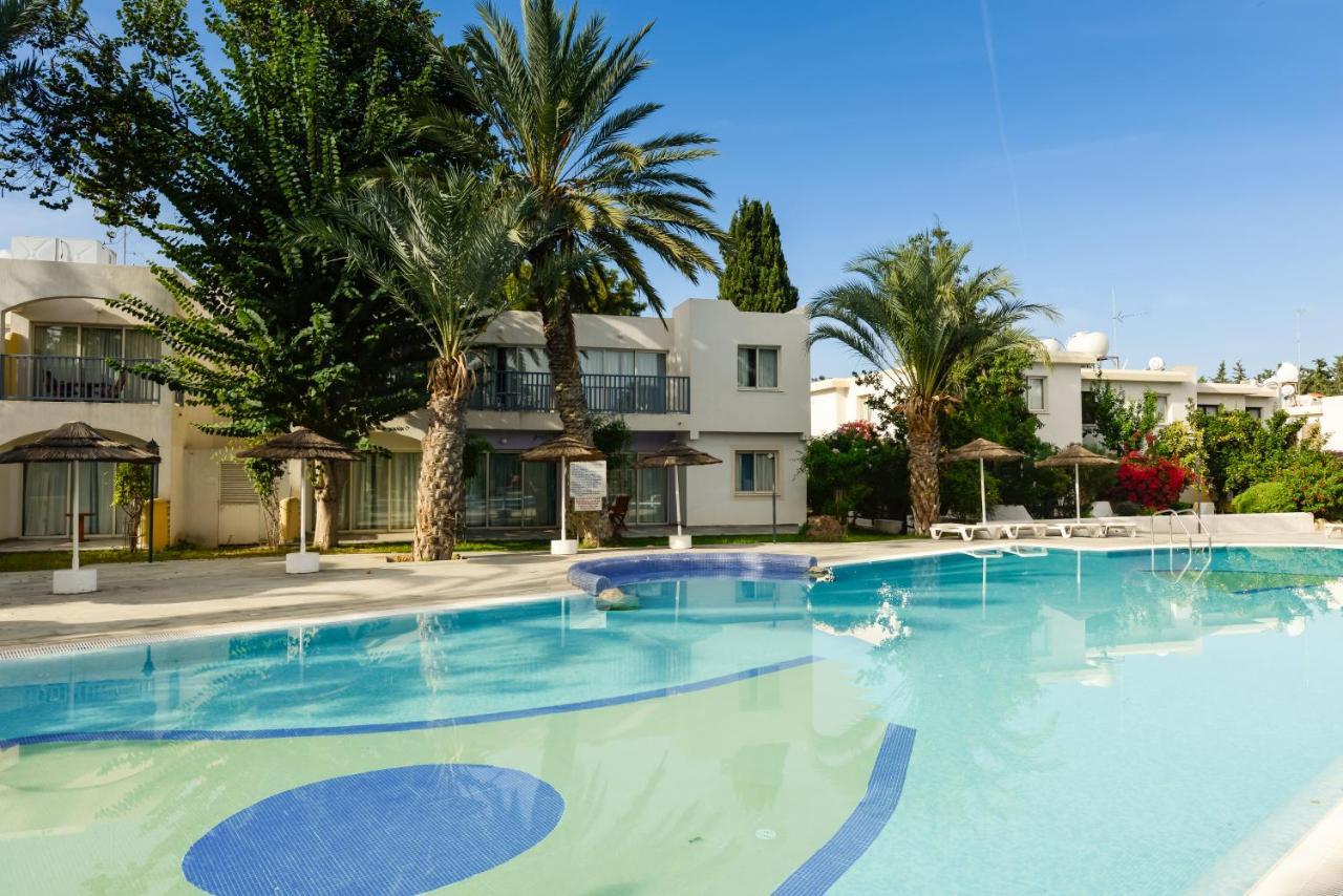 Апартаменты Resitour - Paphos Gardens Экстерьер фото